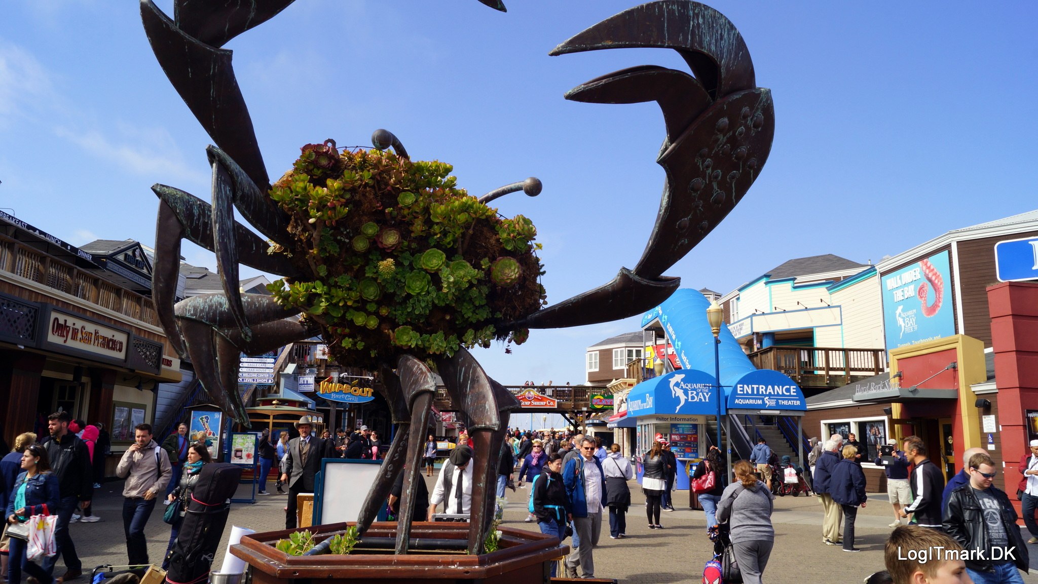 Pier 39 shops and restaurants near Fisherman´s Wharf, San